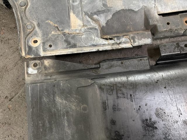 bontott AUDI A4 B7 Alsó Motorburkolat