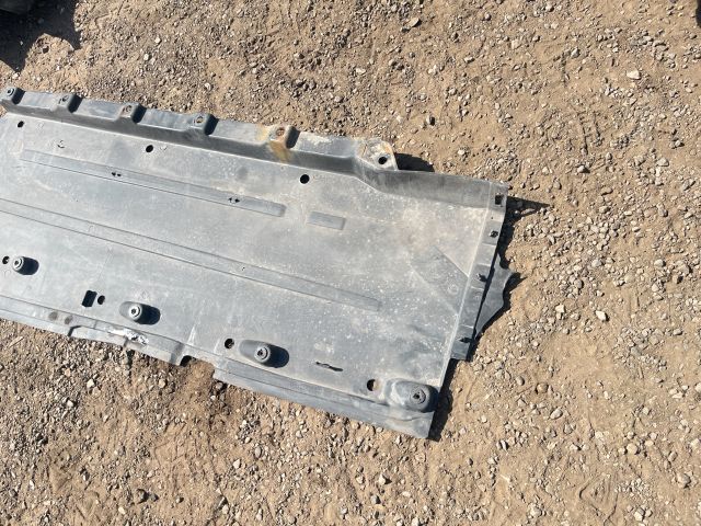 bontott AUDI A4 B7 Alsó Padlólemez Burkolat