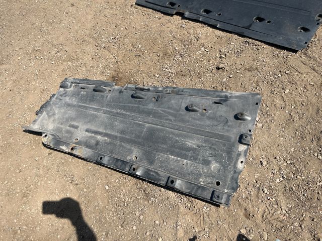 bontott AUDI A4 B7 Alsó Padlólemez Burkolat