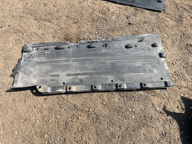 bontott AUDI A4 B7 Alsó Padlólemez Burkolat