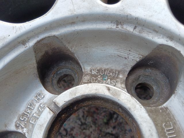 bontott AUDI A4 B7 Alufelni (1 db)