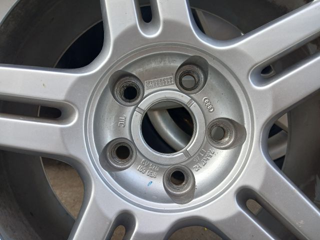bontott AUDI A4 B7 Alufelni Gumival (1 db)