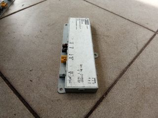 bontott AUDI A4 B7 Antenna Erősítő