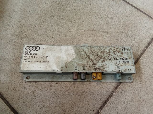 bontott AUDI A4 B7 Antenna Erősítő