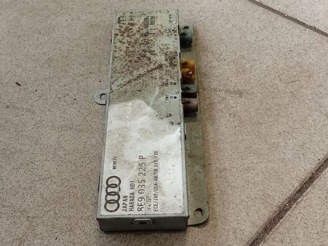 bontott AUDI A4 B7 Antenna Erősítő