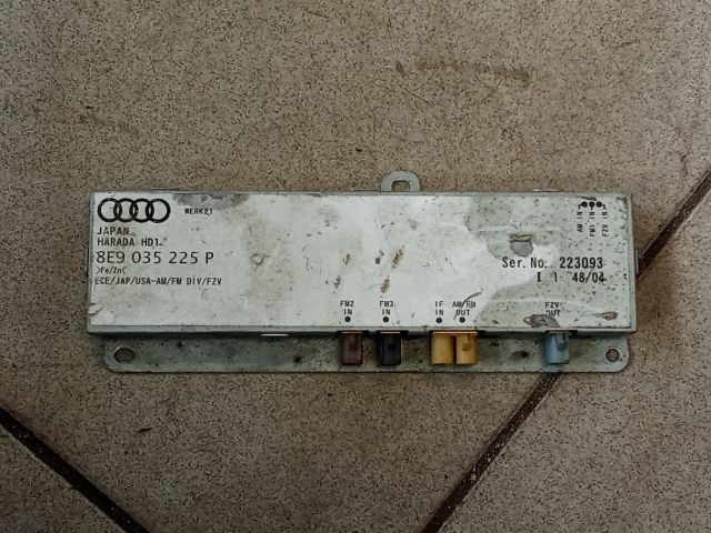 bontott AUDI A4 B7 Antenna Erősítő