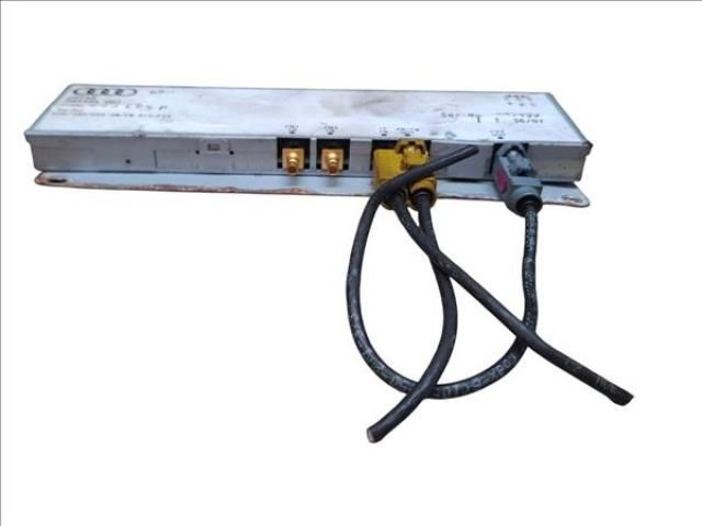 bontott AUDI A4 B7 Antenna Erősítő