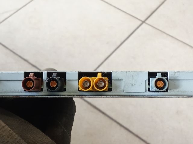 bontott AUDI A4 B7 Antenna Erősítő