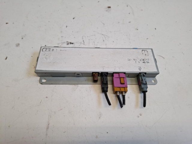 bontott AUDI A4 B7 Antenna Erősítő