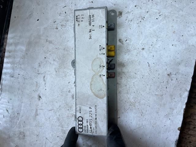 bontott AUDI A4 B7 Antenna Erősítő