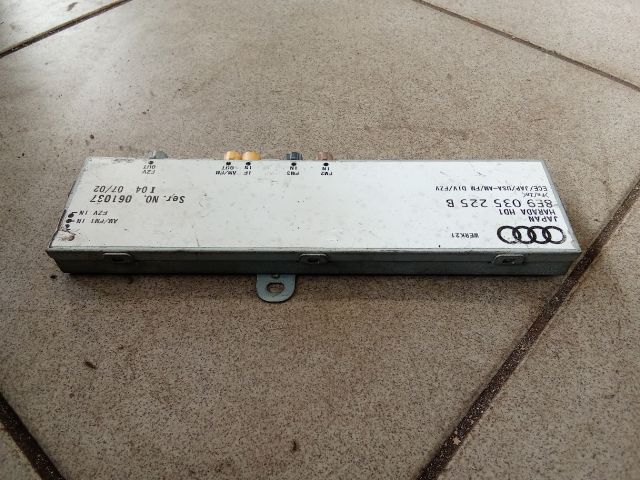 bontott AUDI A4 B7 Antenna Erősítő