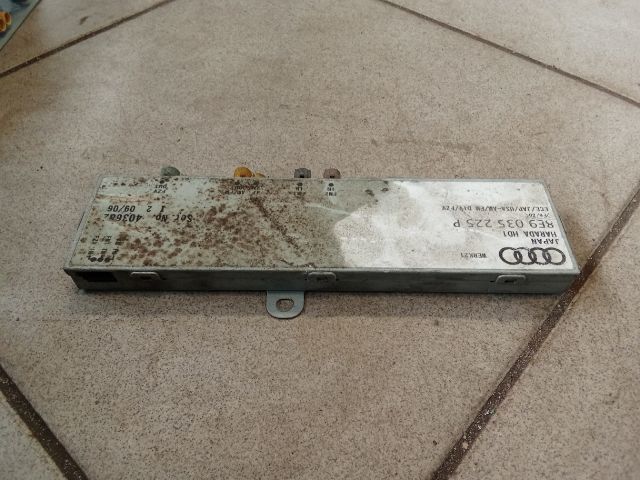 bontott AUDI A4 B7 Antenna Erősítő