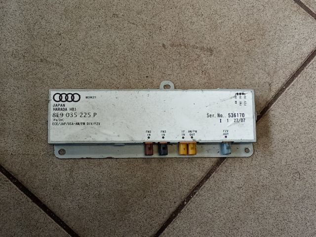 bontott AUDI A4 B7 Antenna Erősítő