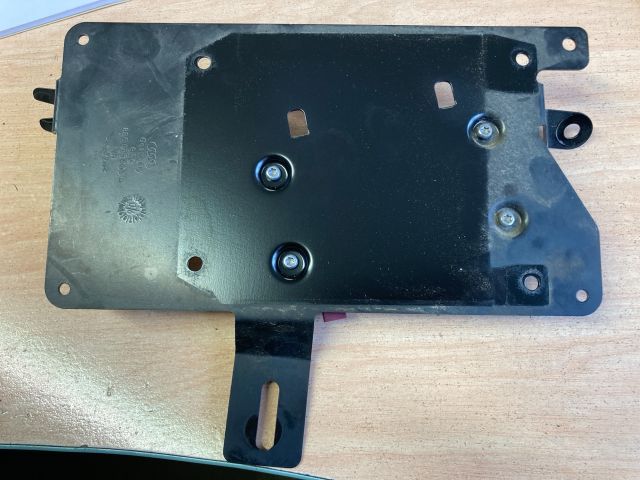 bontott AUDI A4 B7 Antenna Erősítő