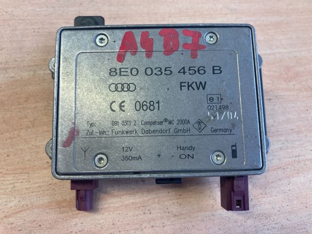 bontott AUDI A4 B7 Antenna Erősítő