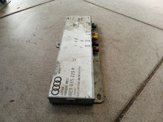 bontott AUDI A4 B7 Antenna Erősítő