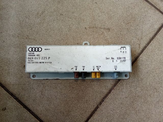 bontott AUDI A4 B7 Antenna Erősítő