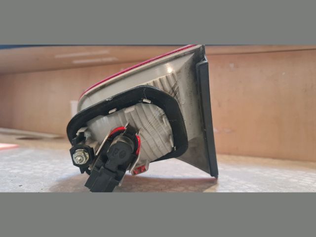 bontott AUDI A4 B7 Bal Belső Hátsó Lámpa