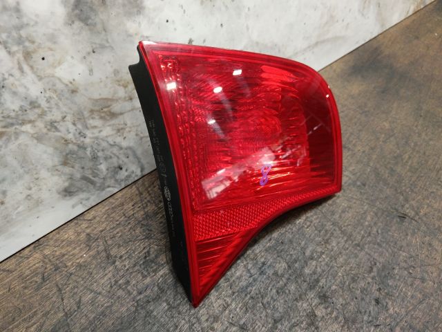 bontott AUDI A4 B7 Bal Belső Hátsó Lámpa