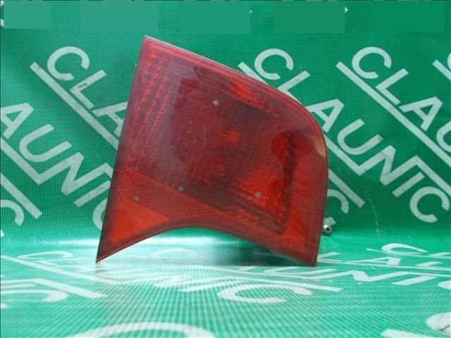 bontott AUDI A4 B7 Bal Belső Hátsó Lámpa