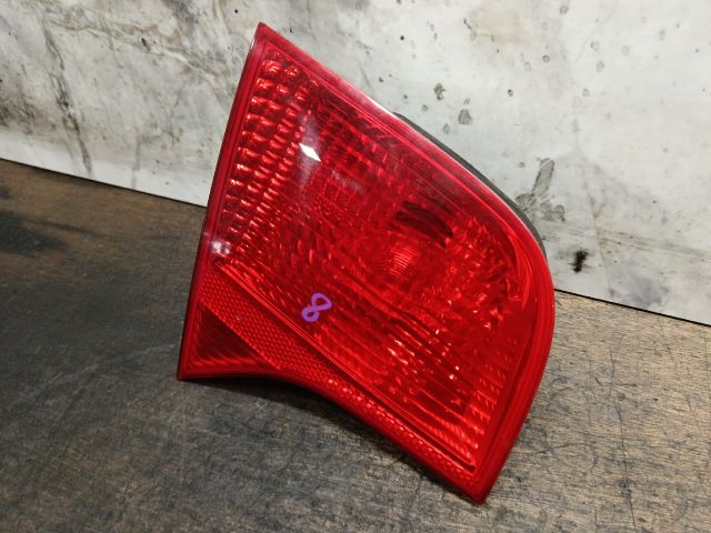 bontott AUDI A4 B7 Bal Belső Hátsó Lámpa