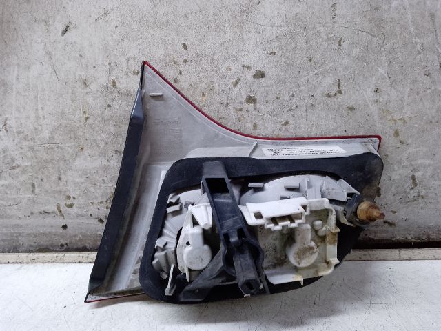 bontott AUDI A4 B7 Bal Belső Hátsó Lámpa