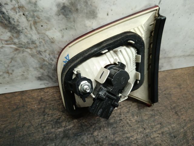 bontott AUDI A4 B7 Bal Belső Hátsó Lámpa