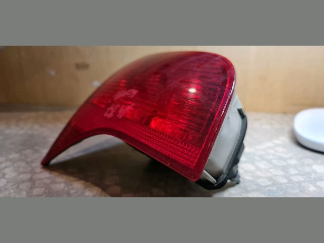 bontott AUDI A4 B7 Bal Belső Hátsó Lámpa