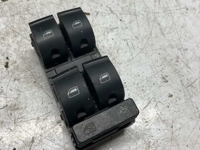 bontott AUDI A4 B7 Bal első Ablakemelő Kapcsoló