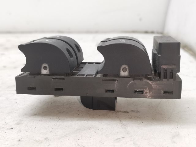 bontott AUDI A4 B7 Bal első Ablakemelő Kapcsoló