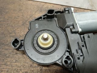 bontott AUDI A4 B7 Bal első Ablakemelő Motor