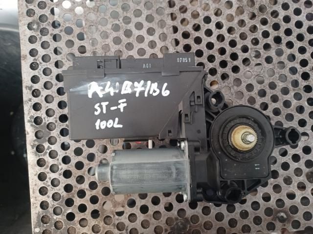 bontott AUDI A4 B7 Bal első Ablakemelő Motor