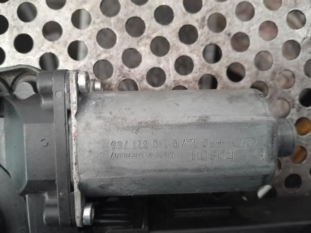 bontott AUDI A4 B7 Bal első Ablakemelő Motor