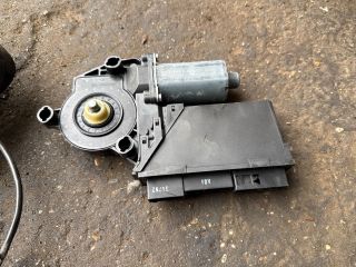 bontott AUDI A4 B7 Bal első Ablakemelő Motor