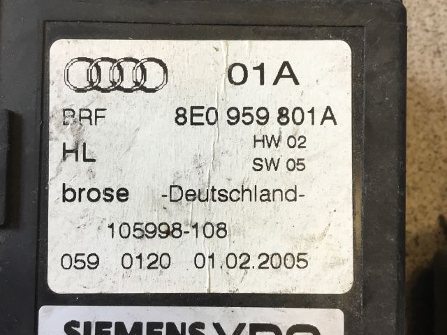 bontott AUDI A4 B7 Bal első Ablakemelő Motor