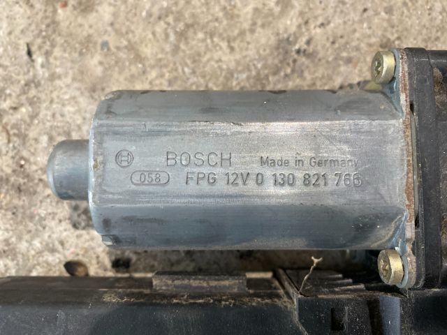 bontott AUDI A4 B7 Bal első Ablakemelő Motor