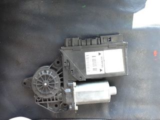 bontott AUDI A4 B7 Bal első Ablakemelő Motor