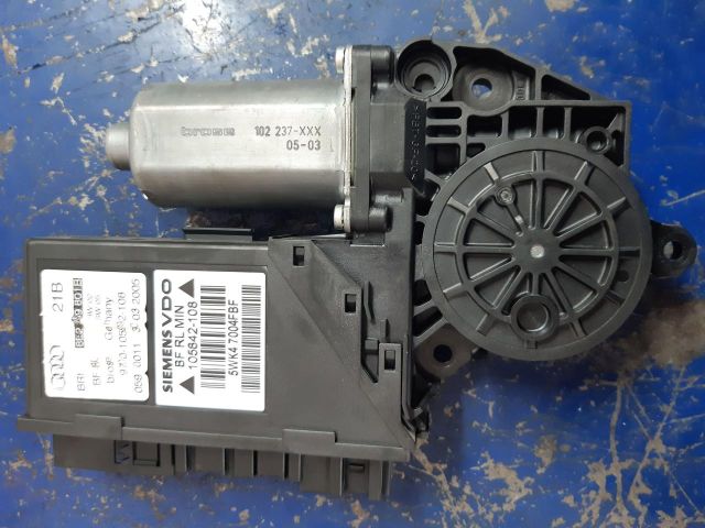 bontott AUDI A4 B7 Bal első Ablakemelő Motor