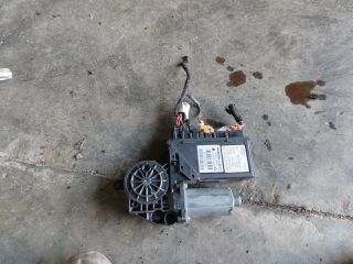bontott AUDI A4 B7 Bal első Ablakemelő Motor