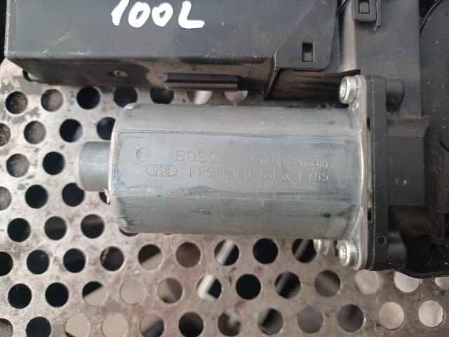 bontott AUDI A4 B7 Bal első Ablakemelő Motor