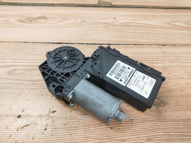 bontott AUDI A4 B7 Bal első Ablakemelő Motor