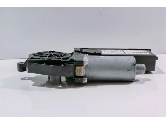 bontott AUDI A4 B7 Bal első Ablakemelő Motor