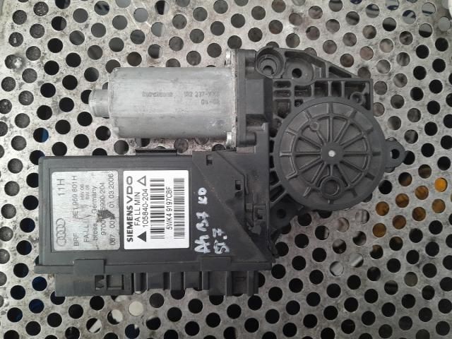 bontott AUDI A4 B7 Bal első Ablakemelő Motor