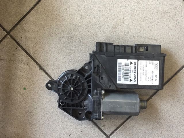 bontott AUDI A4 B7 Bal első Ablakemelő Motor