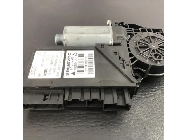 bontott AUDI A4 B7 Bal első Ablakemelő Motor