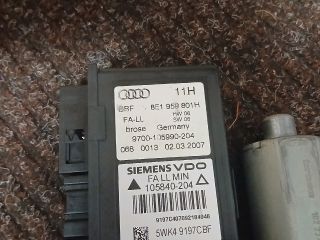 bontott AUDI A4 B7 Bal első Ablakemelő Szerkezet (Elektromos)