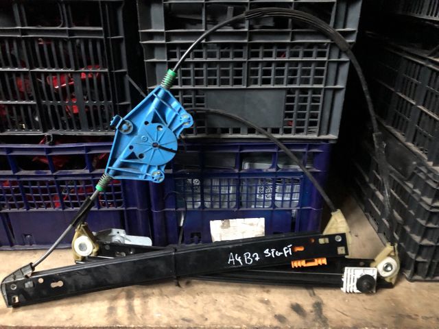 bontott AUDI A4 B7 Bal első Ablakemelő Szerkezet (Elektromos)