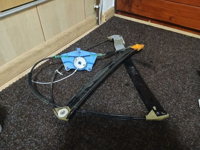 bontott AUDI A4 B7 Bal első Ablakemelő Szerkezet (Elektromos)