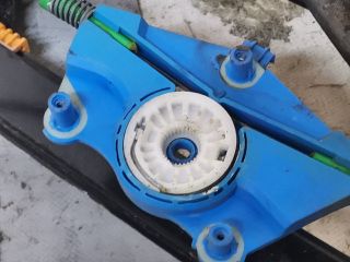 bontott AUDI A4 B7 Bal első Ablakemelő Szerkezet (Elektromos)