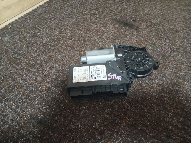 bontott AUDI A4 B7 Bal első Ablakemelő Szerkezet (Elektromos)